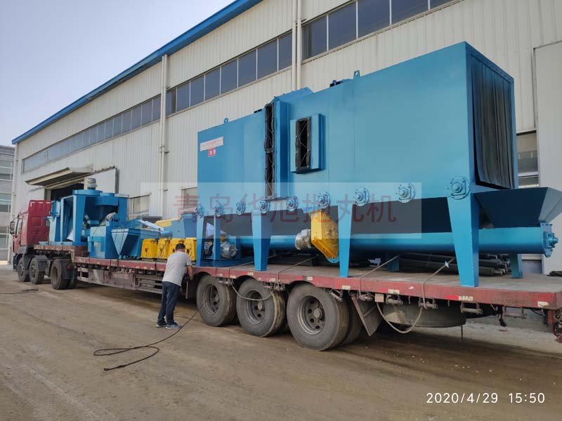 Q6915輥道通過式拋丸機發往云南大理